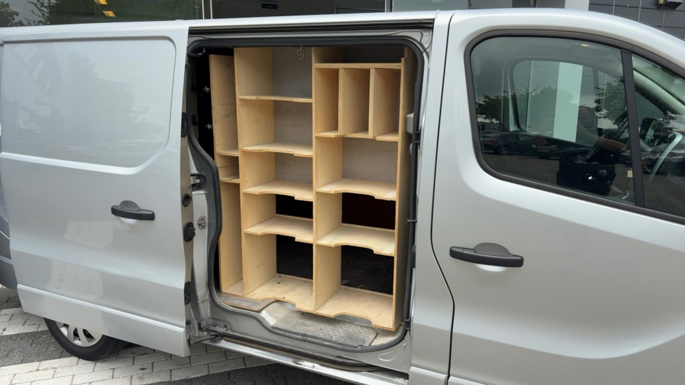 Foto van Opel Vivaro-b