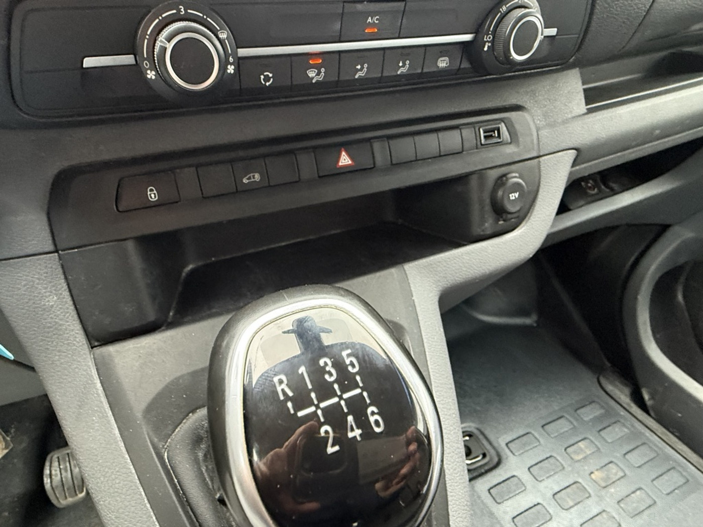 Foto van Opel Vivaro