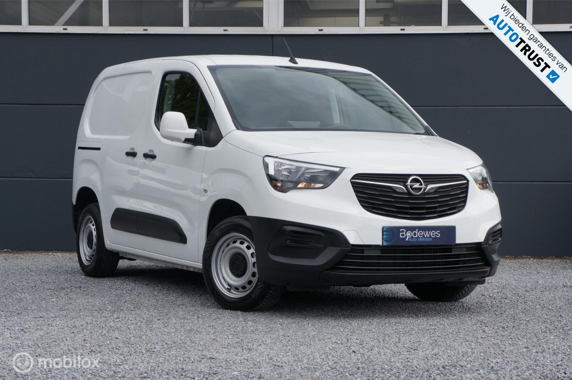 Opel Combo 1.5D L1H1 Edition Airco Cruise Apple/Android Navi 2021 - voorkant