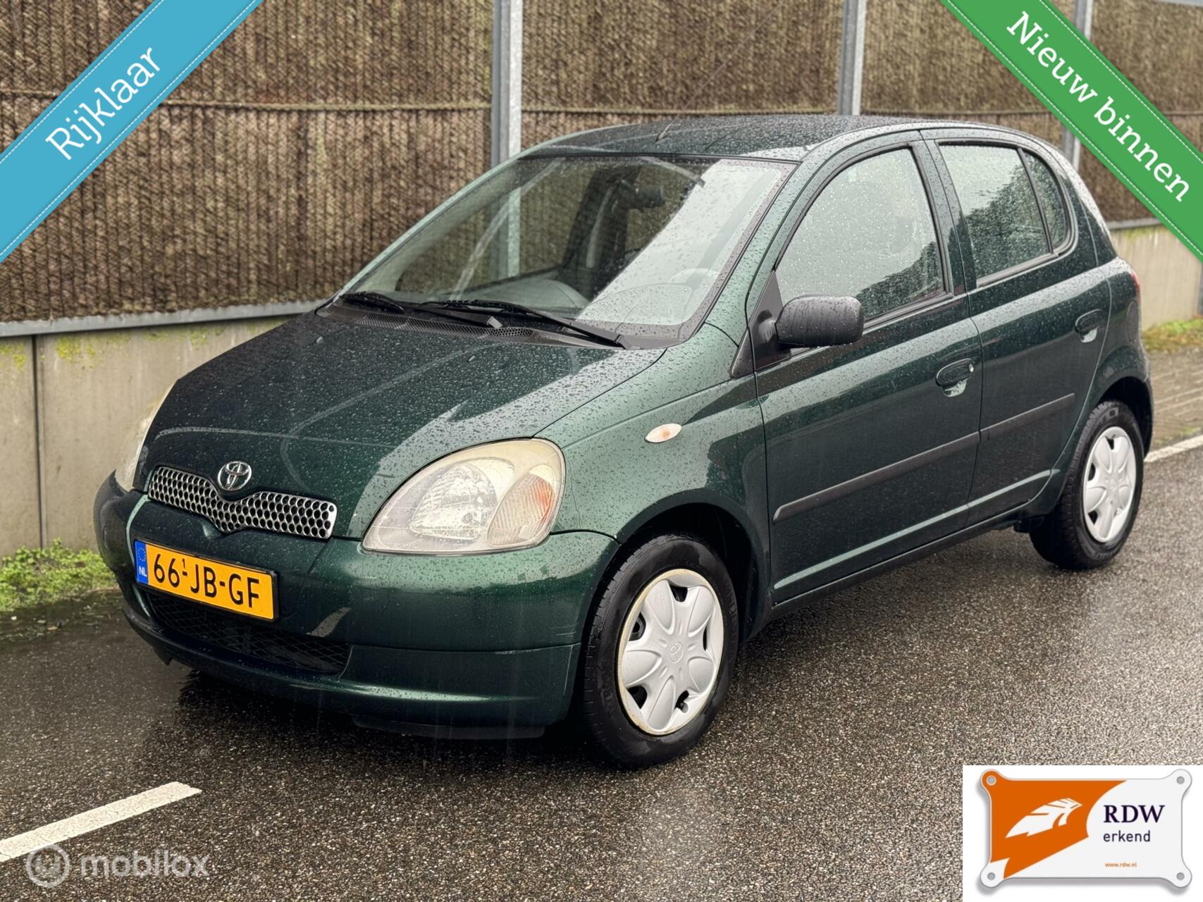 Toyota Yaris 1.3-16V VVT-i Sol NAP/LAGE KM STAND/ELEK.PAKKET 2002 - voorkant