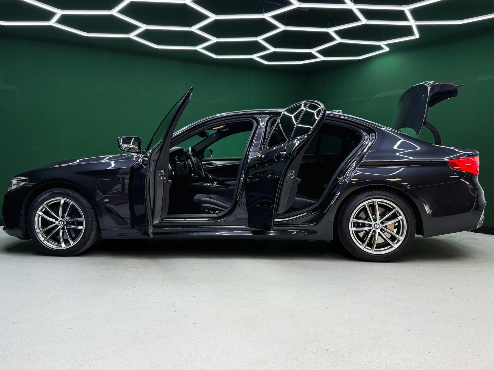 Foto van BMW 530e xDrive Iperformance