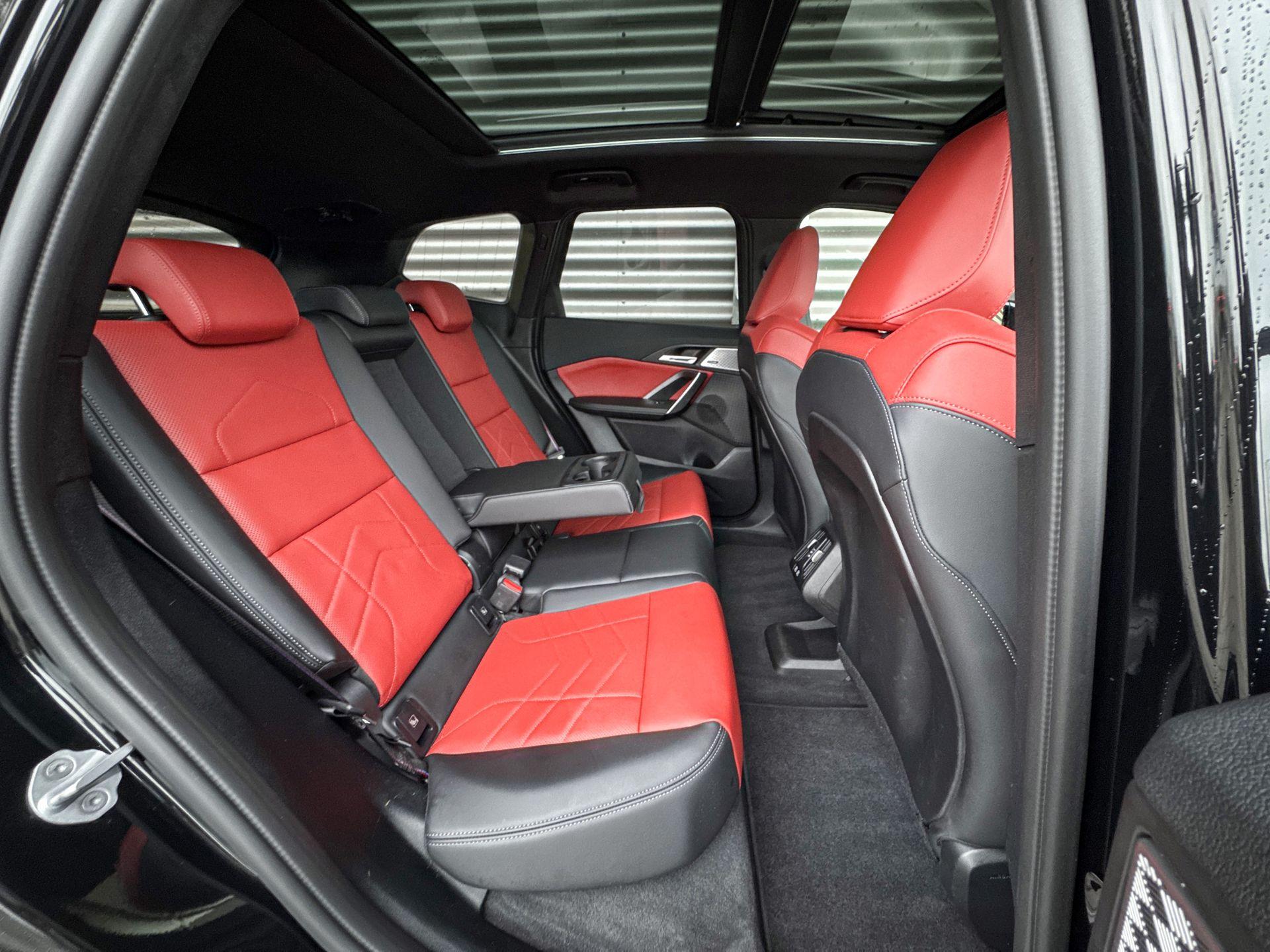 Foto van BMW Ix1 Xdrive30