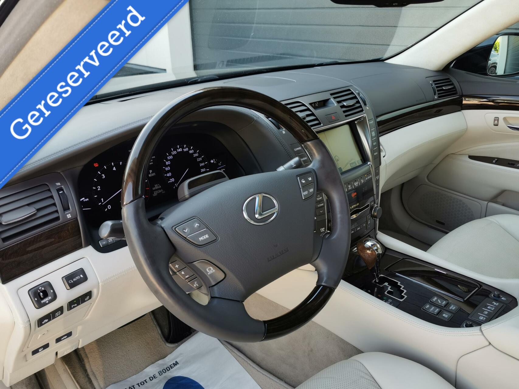 Foto van Lexus LS