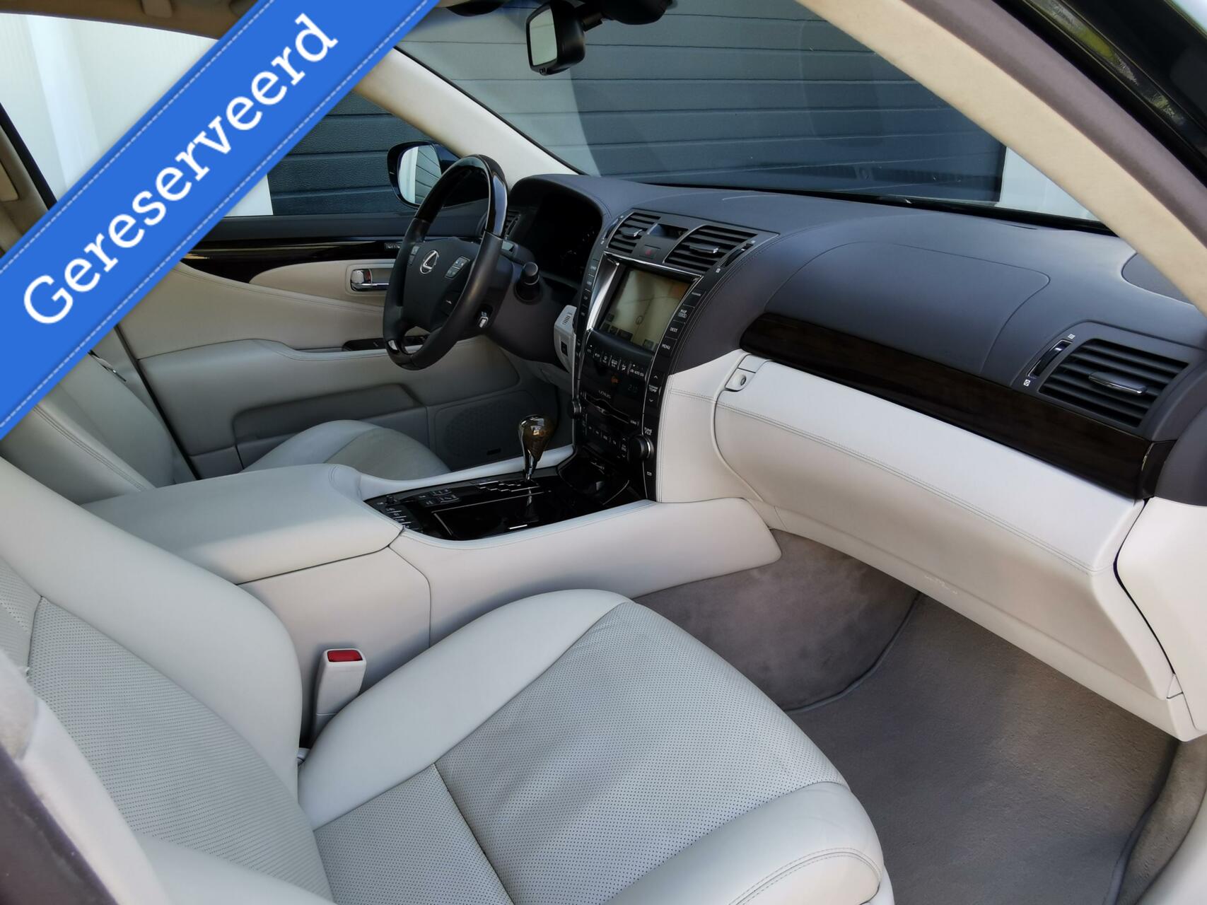 Foto van Lexus LS