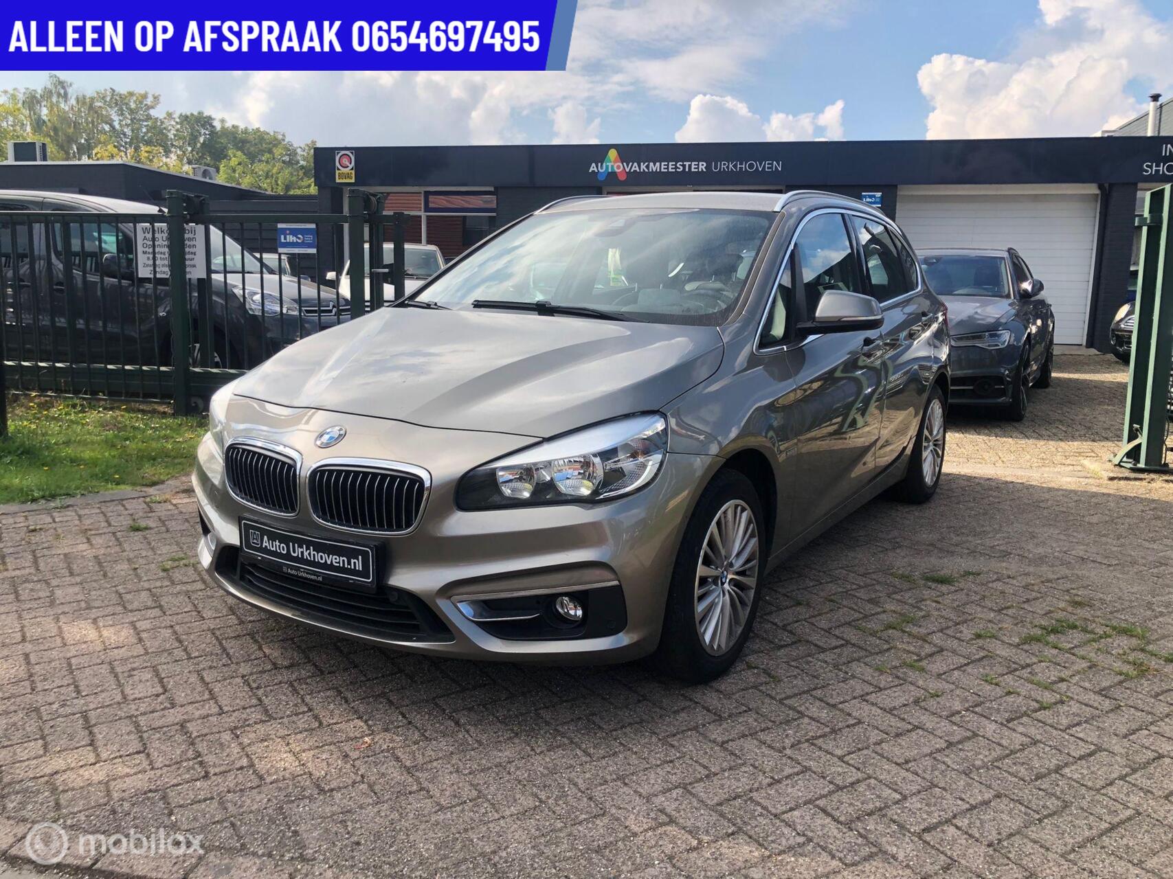 BMW 220i Active Tourer 220i 2017 - voorkant