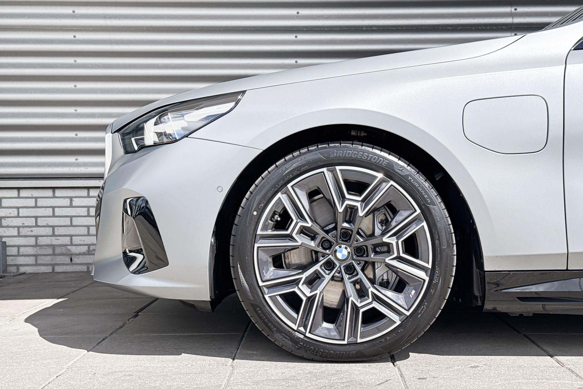 Foto van BMW 550e xDrive