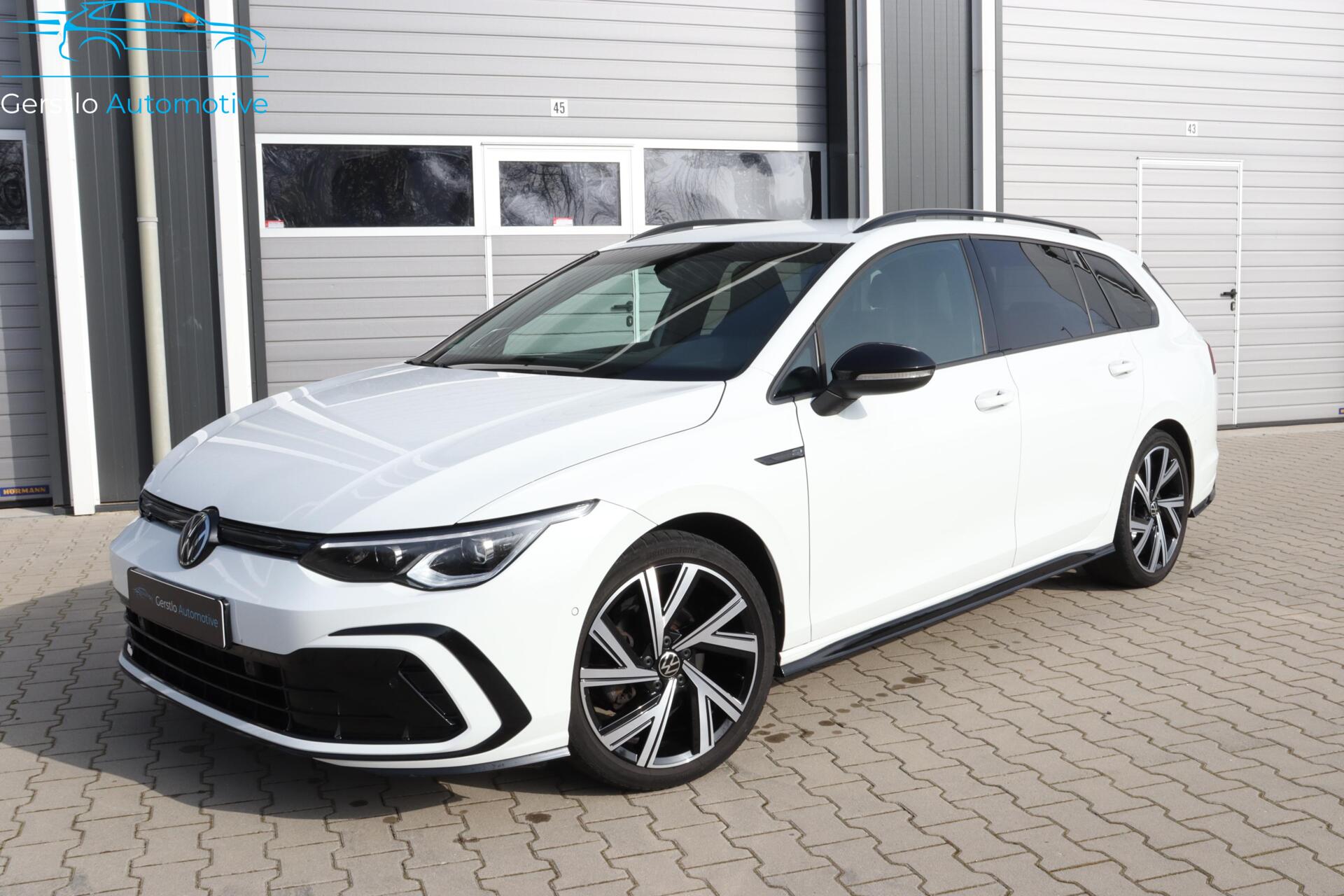 Volkswagen Golf Variant 1.5 eTSI R-Line H&K Blackstyle Trekh 2021 - voorkant