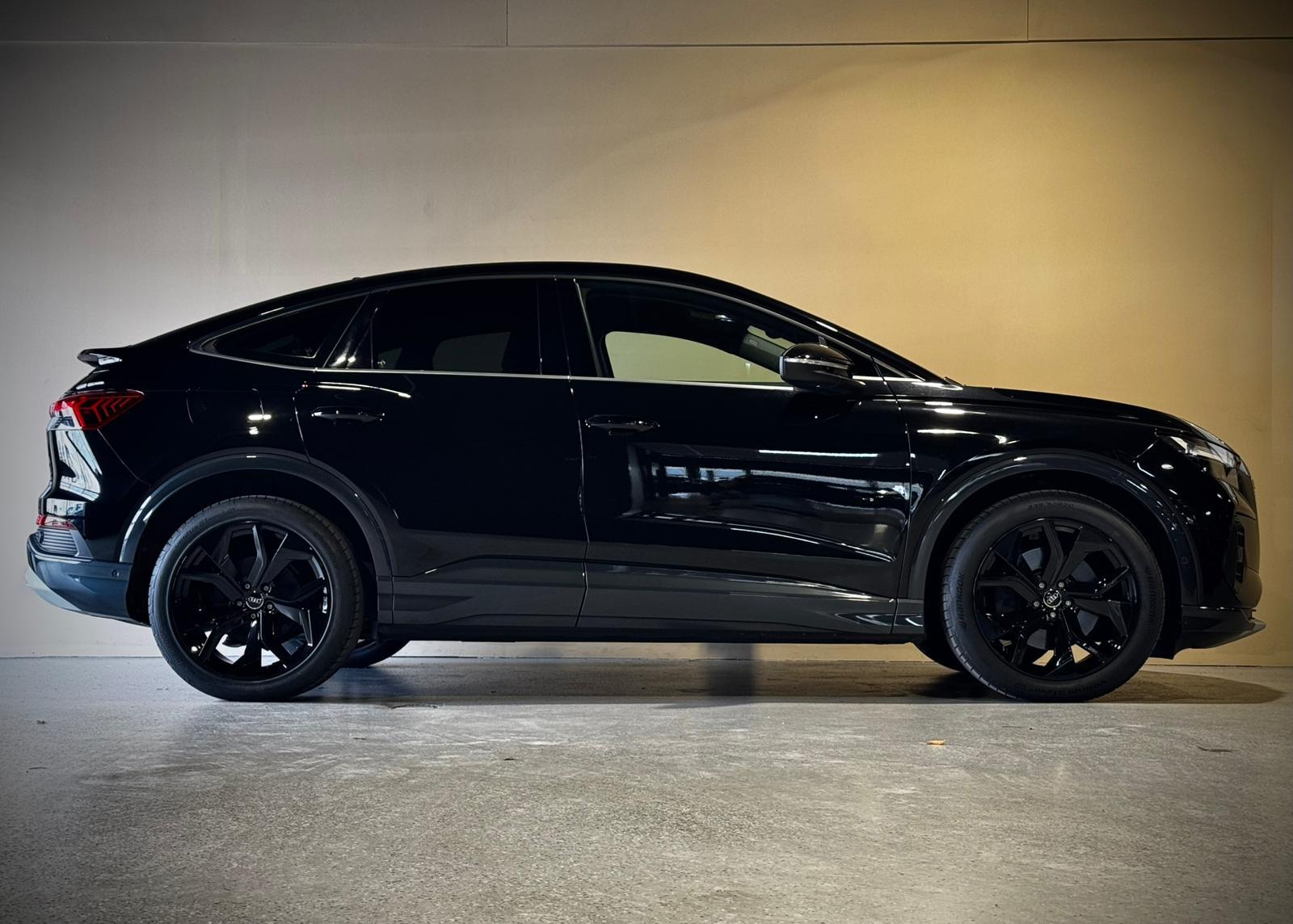 Foto van Audi Q4 Sportback E-tron