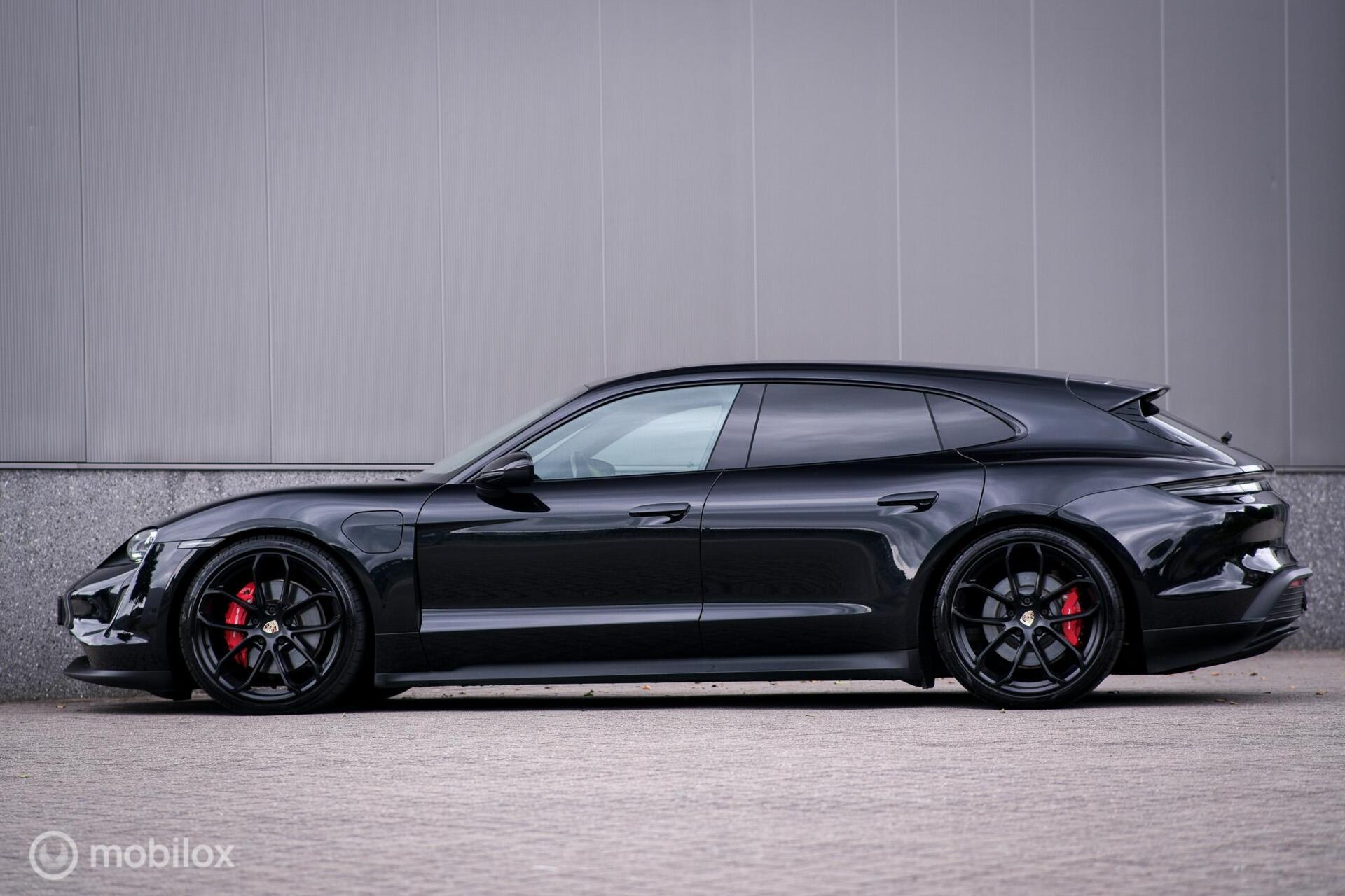 Foto van Porsche Taycan 4s