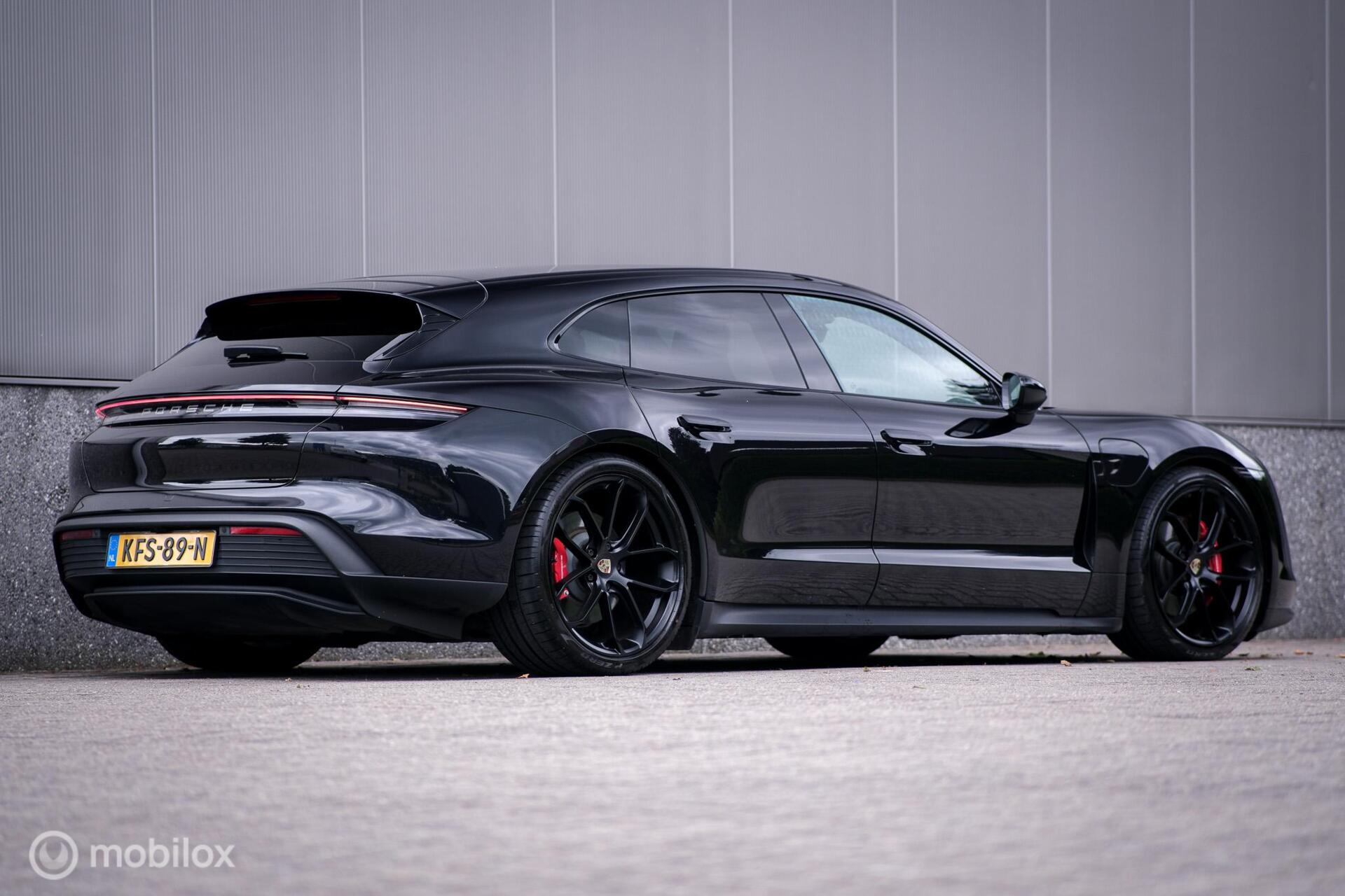 Foto van Porsche Taycan 4s