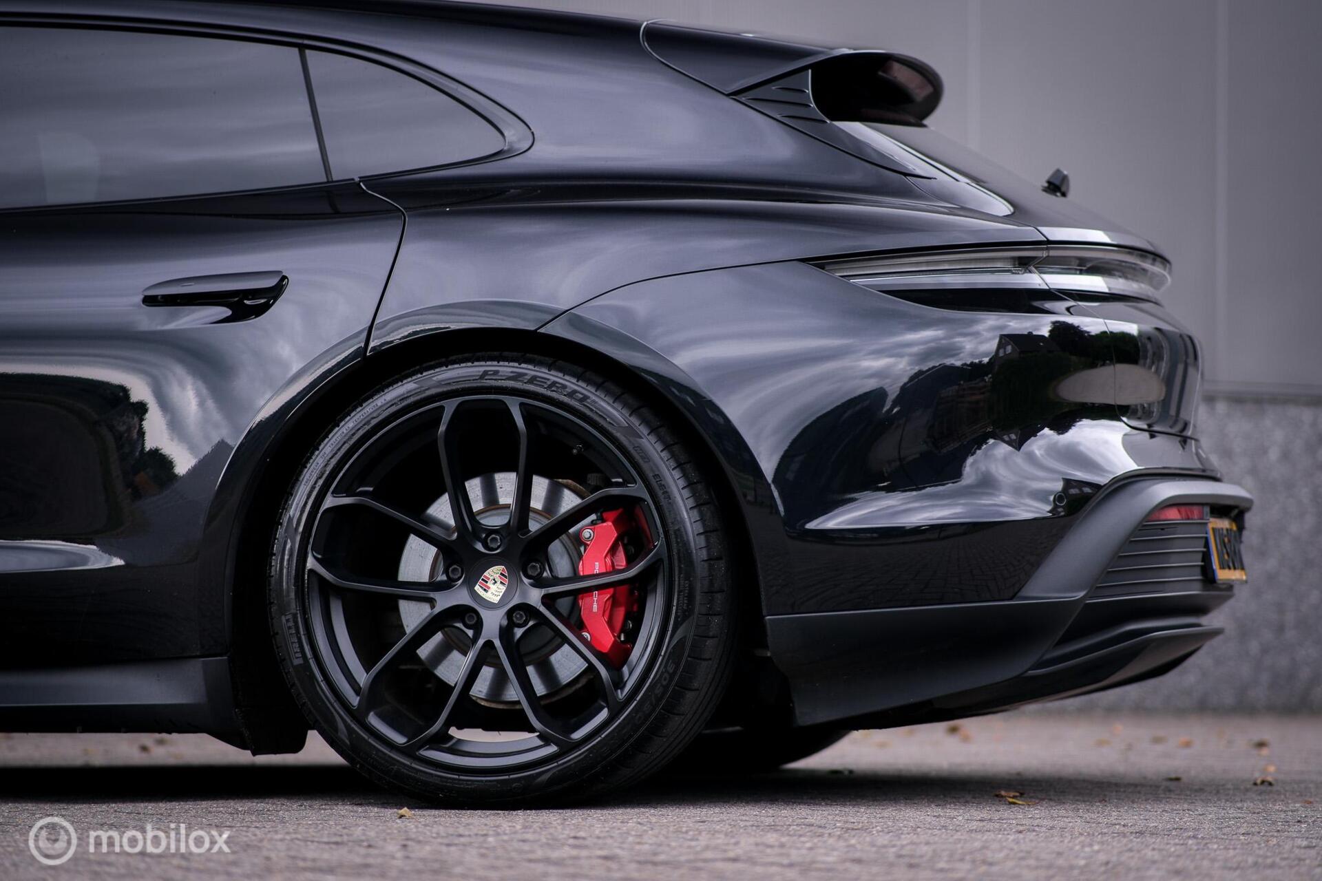 Foto van Porsche Taycan 4s