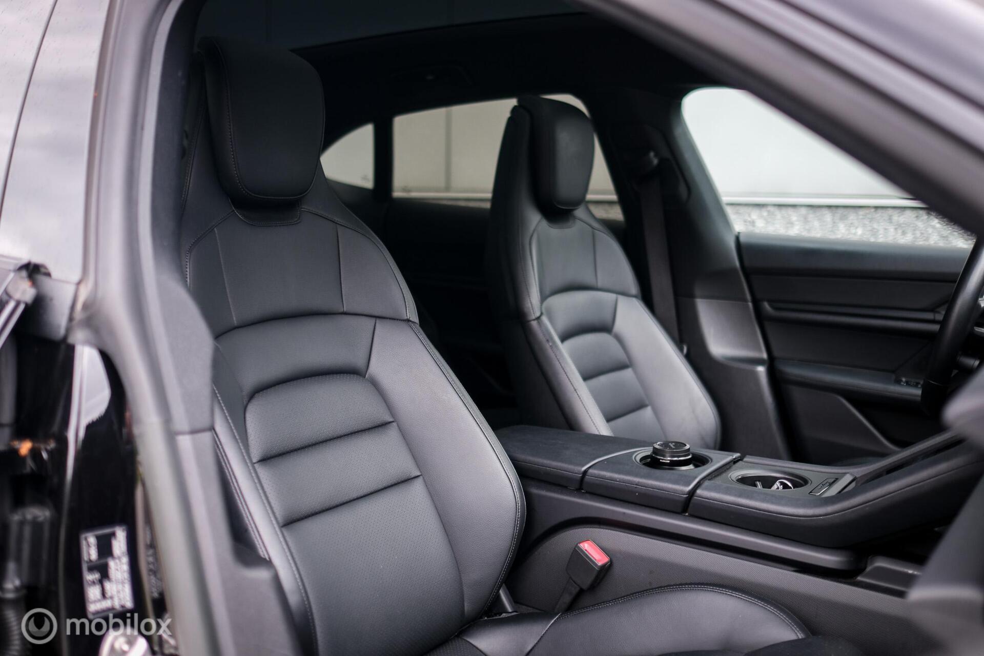 Foto van Porsche Taycan 4s