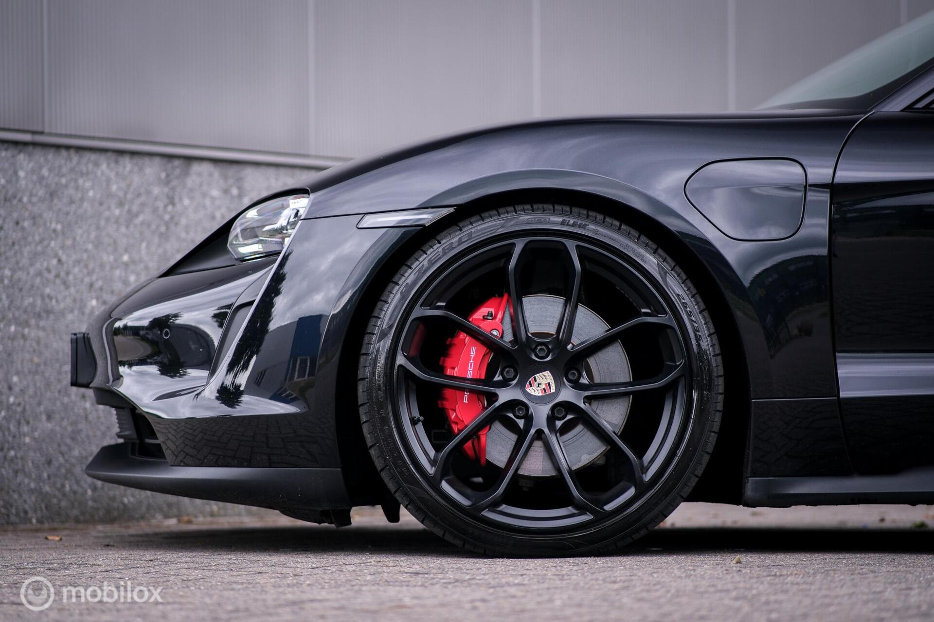 Foto van Porsche Taycan 4s