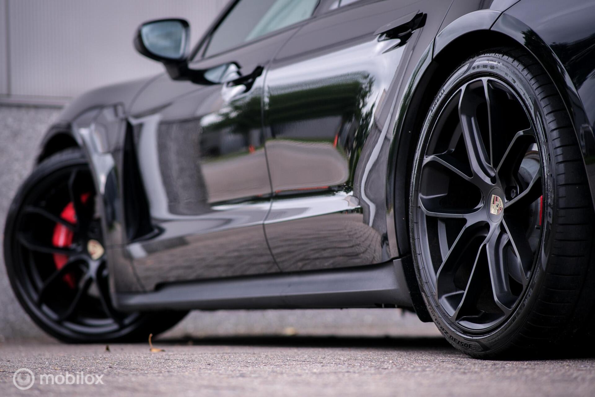Foto van Porsche Taycan 4s