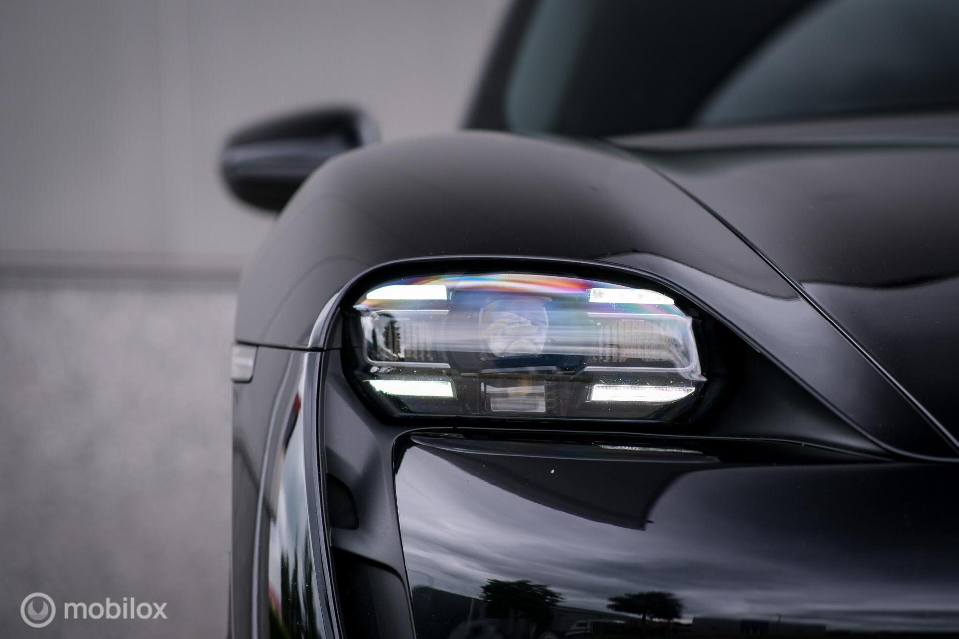 Foto van Porsche Taycan 4s