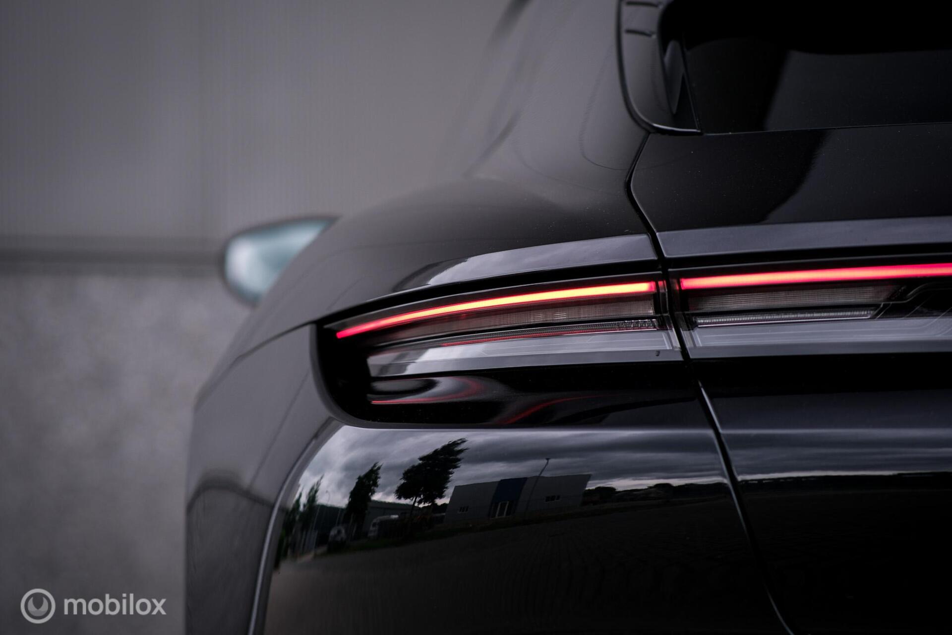 Foto van Porsche Taycan 4s