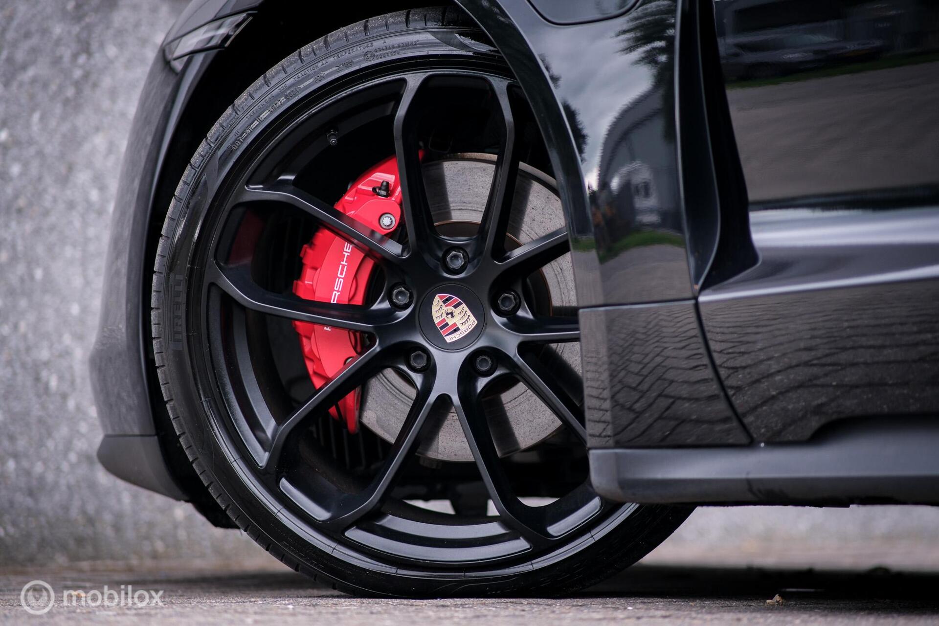 Foto van Porsche Taycan 4s