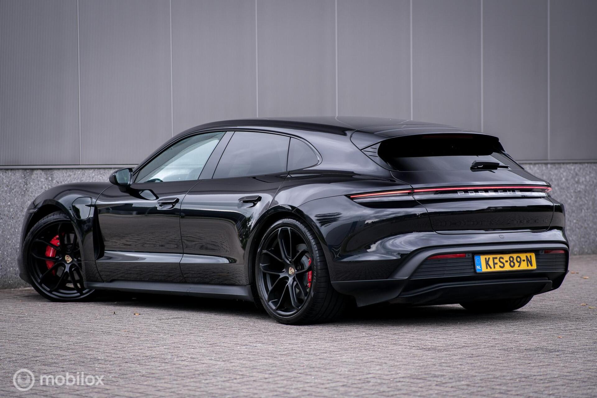 Foto van Porsche Taycan 4s