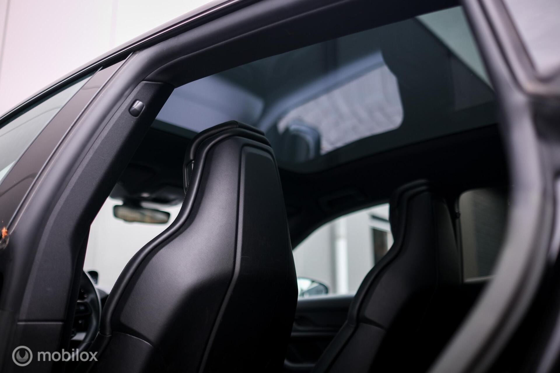 Foto van Porsche Taycan 4s
