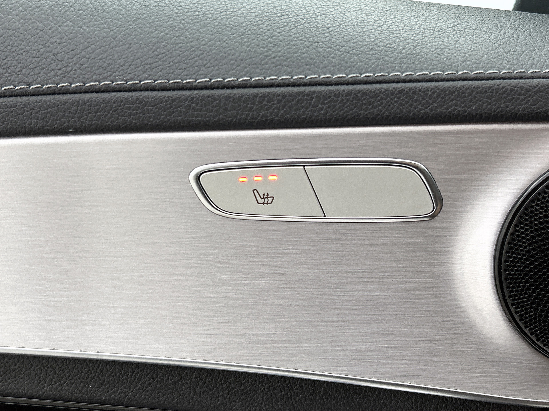 Foto van Mercedes-Benz C 300 E