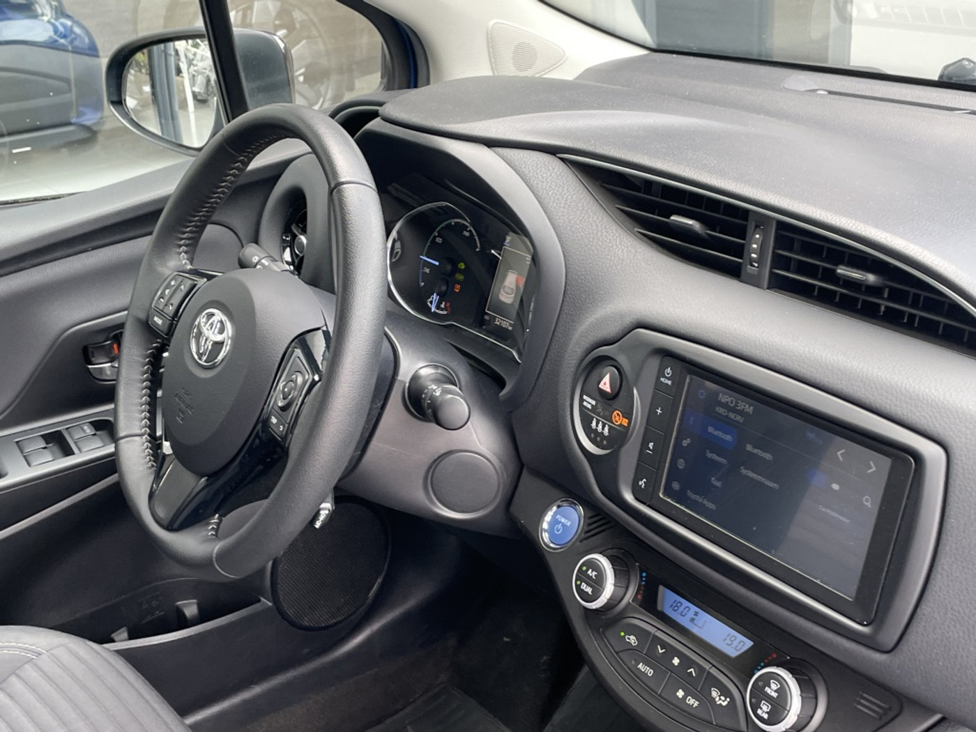 Foto van Toyota Toyota Yaris Hybrid