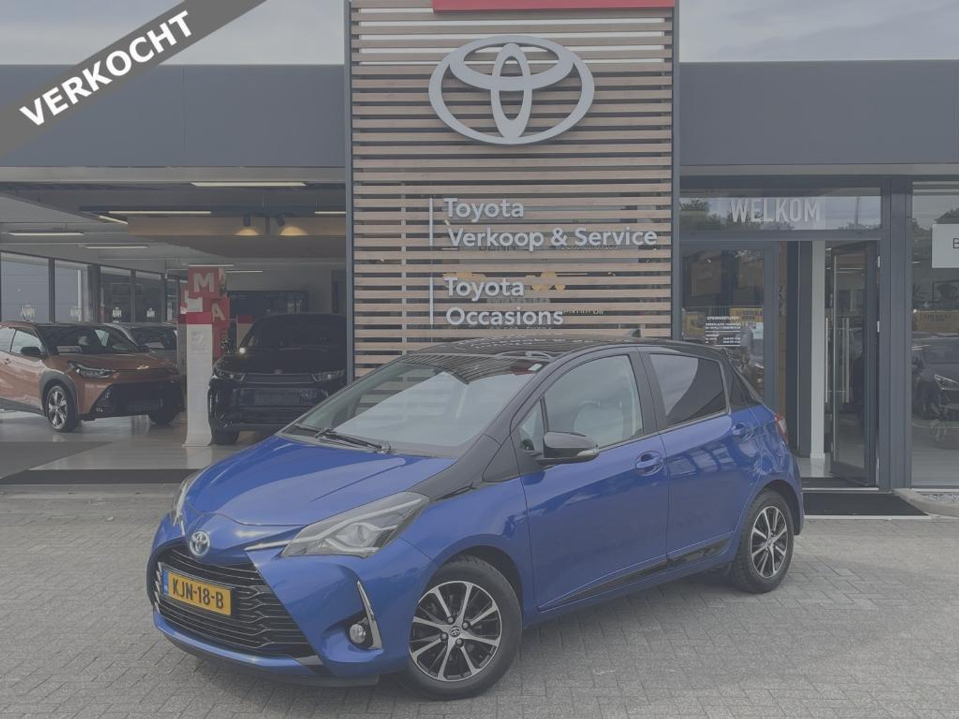 Toyota Toyota Yaris Hybrid 1.5 Hybrid Bi-Tone | Stoelverwarming | All Seasons 2020 - voorkant