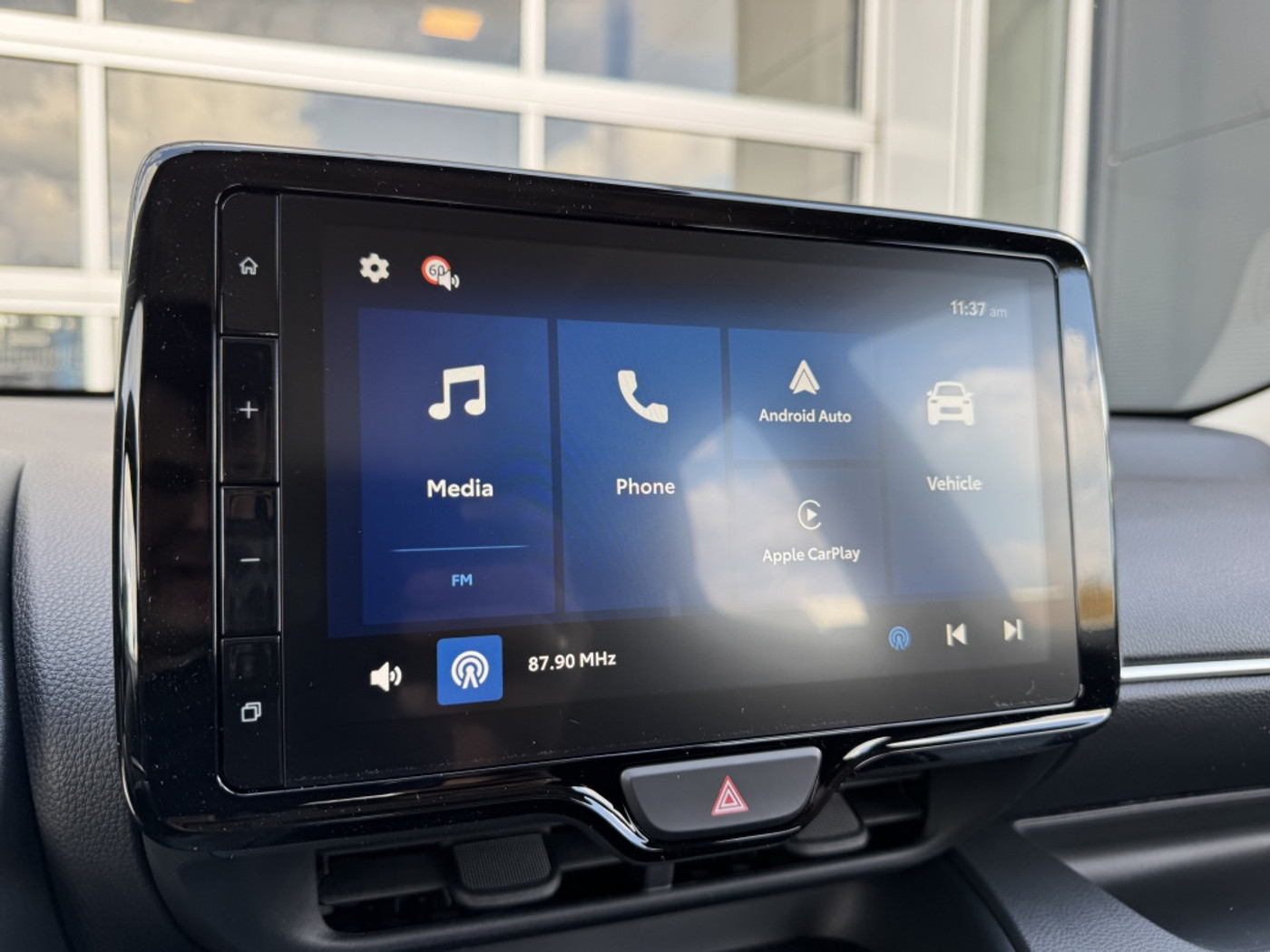 Foto van Mazda Mazda2 Hybrid