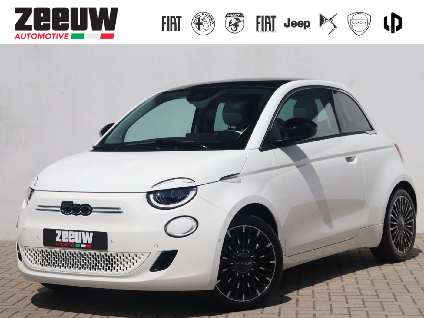 Fiat 500 Icon 42 kWh | Pano | Style | Camera | Comfort | Carplay | 17" 2026 - voorkant