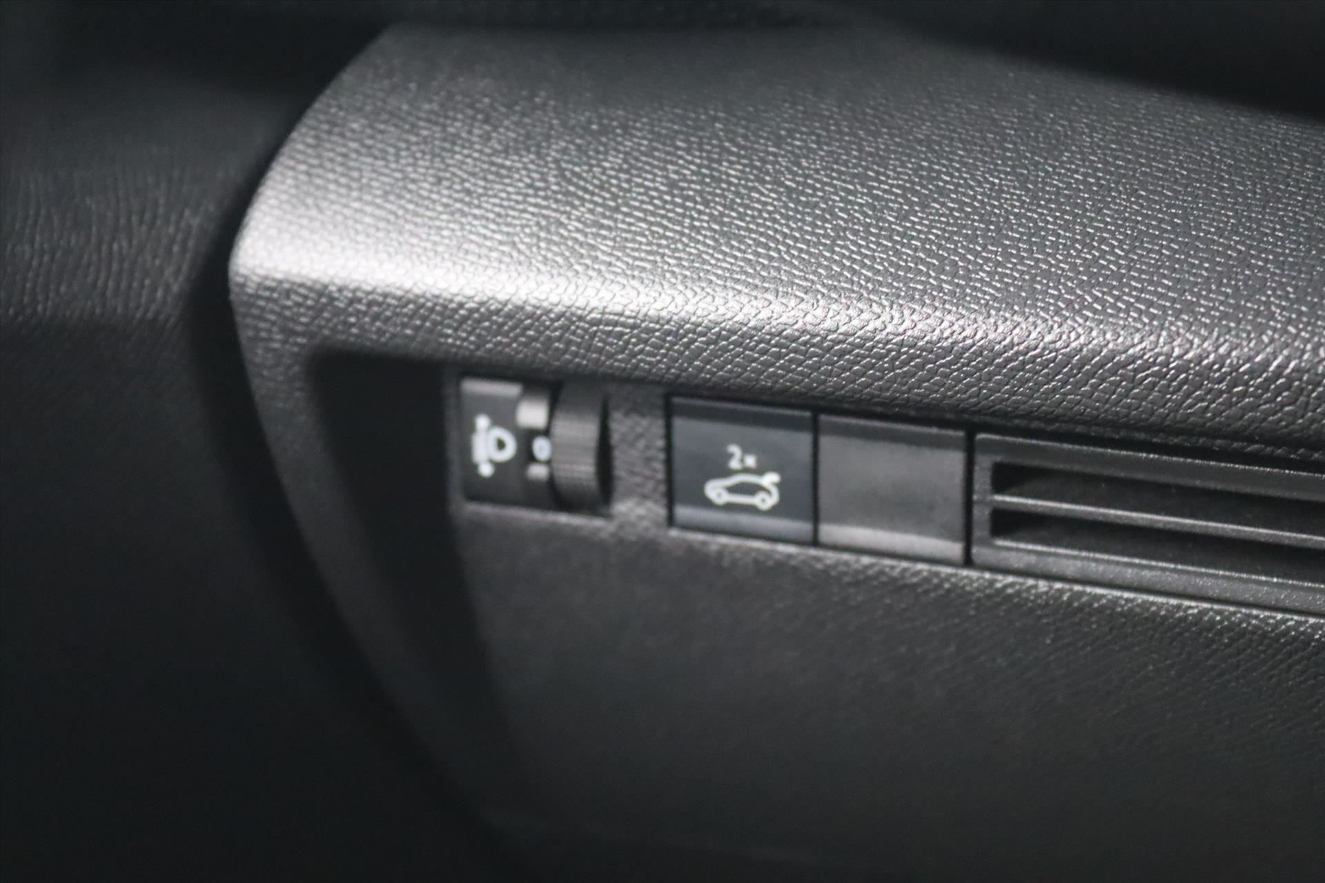 Foto van Citroen C4 X