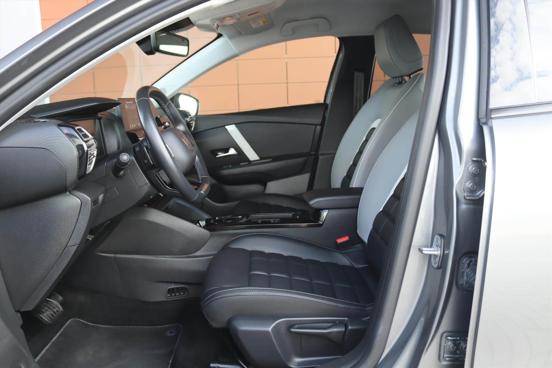 Foto van Citroen C4 X