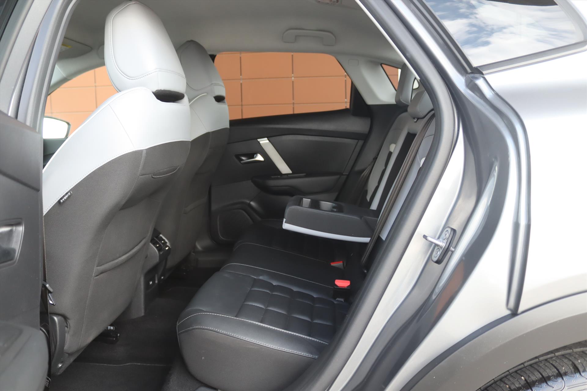 Foto van Citroen C4 X