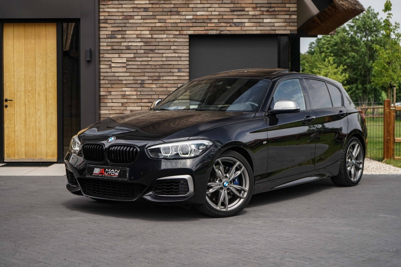 BMW 1-serie M140i xDrive Special Edition Akrapovic 2019 - voorkant