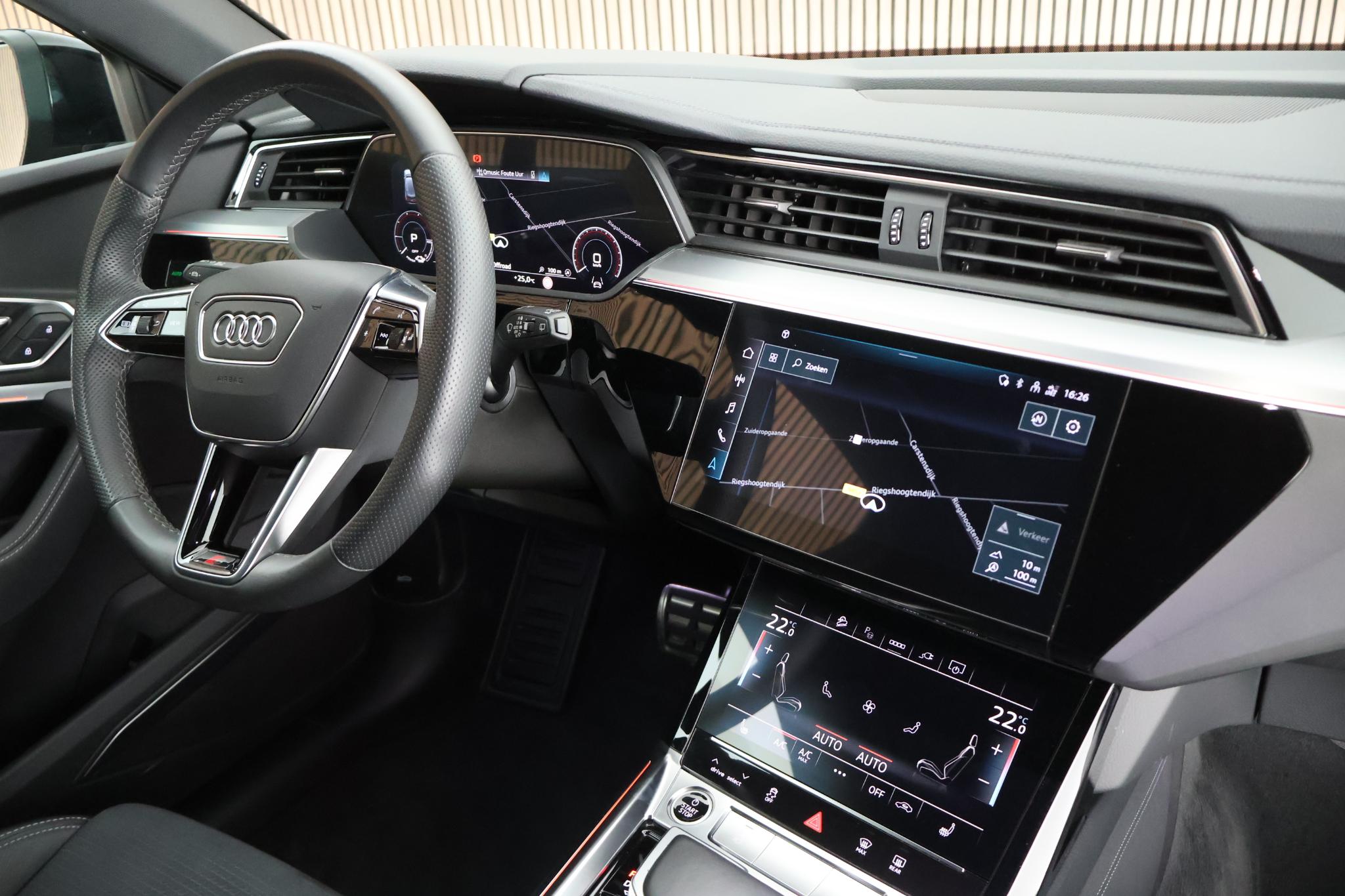 Foto van Audi Q8 E-tron