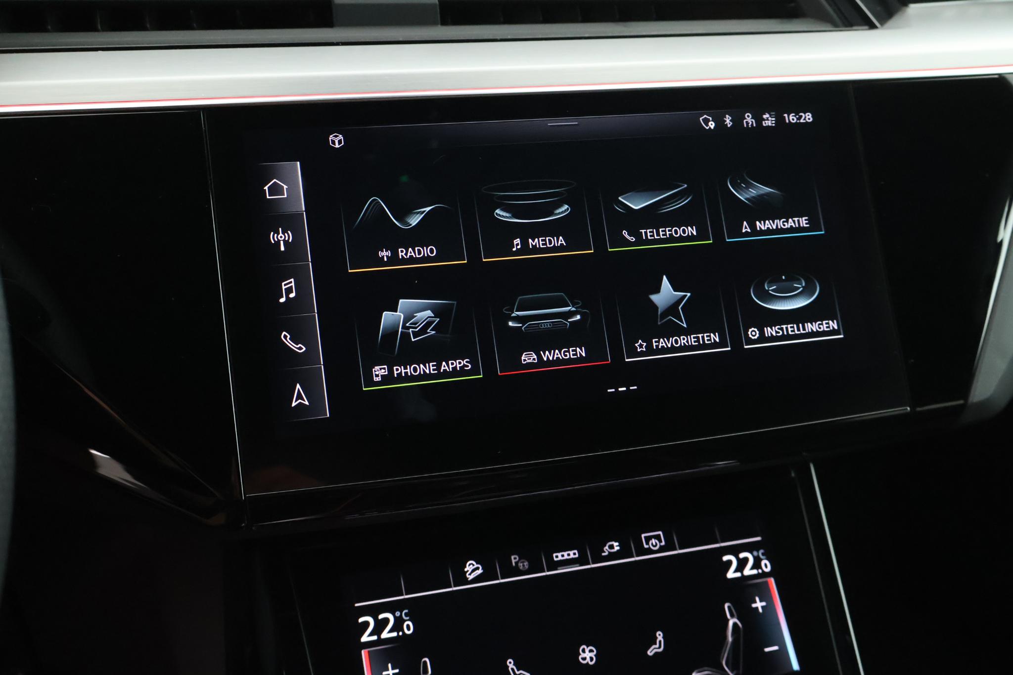 Foto van Audi Q8 E-tron
