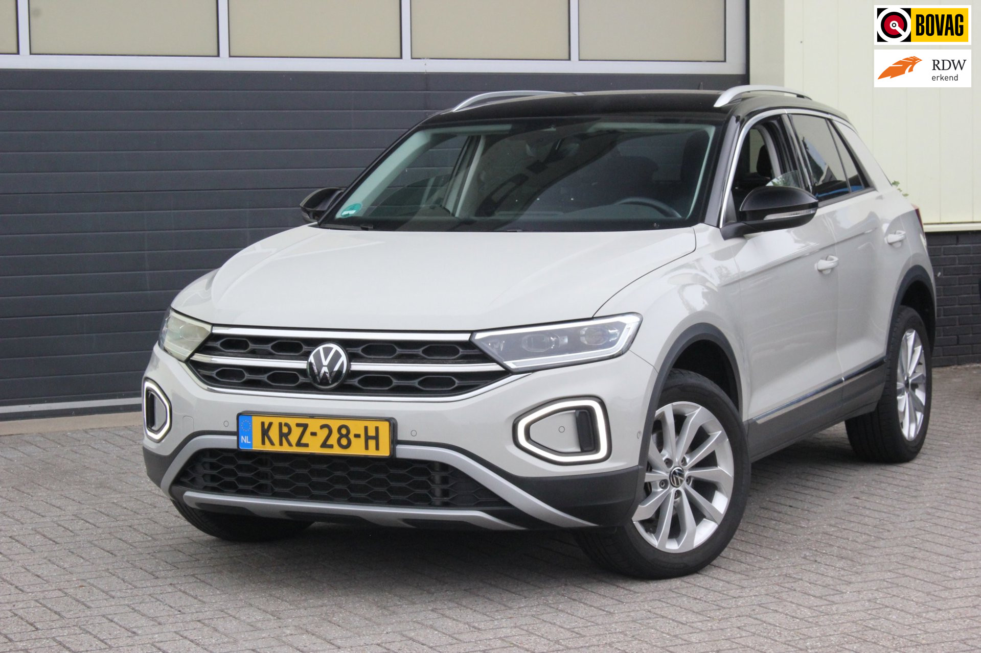 Volkswagen T-roc 1.0 TSI Life | Carplay | Virtual Cockpit | 2023 - voorkant