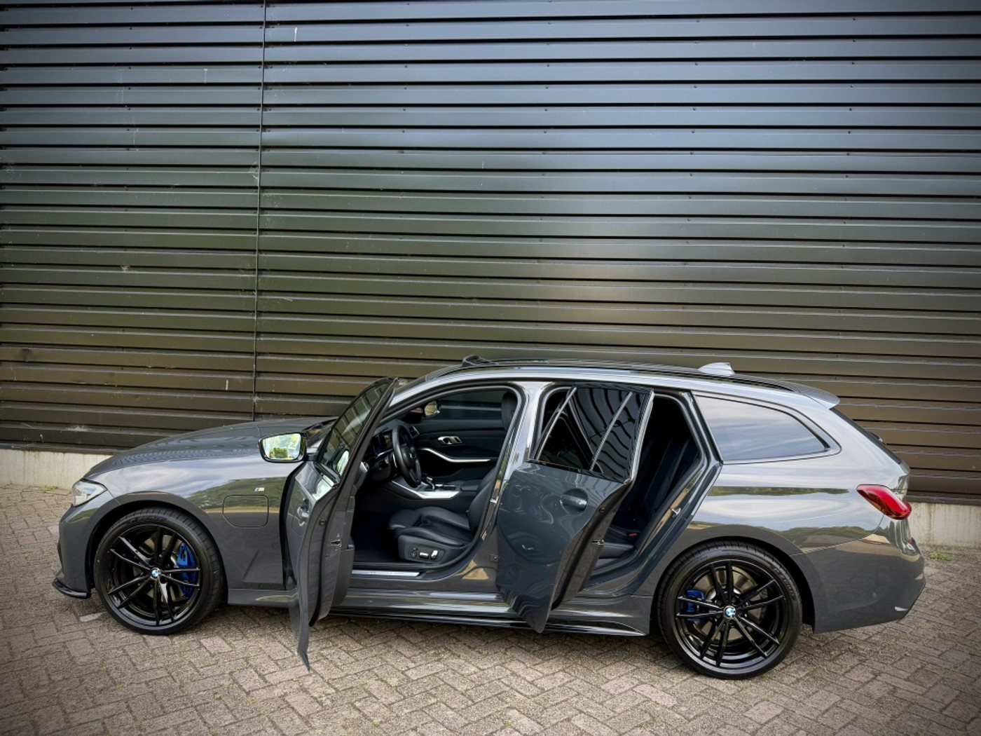 Foto van BMW 330e xDrive