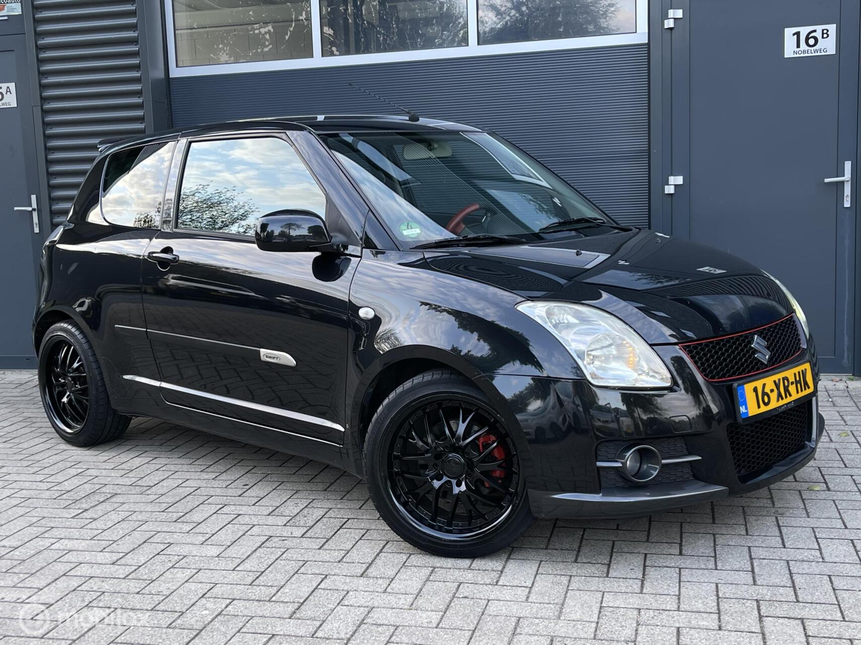 Suzuki Swift 1.6 Sport Airco Zwart nieuwe apk bij afl 2007 - voorkant