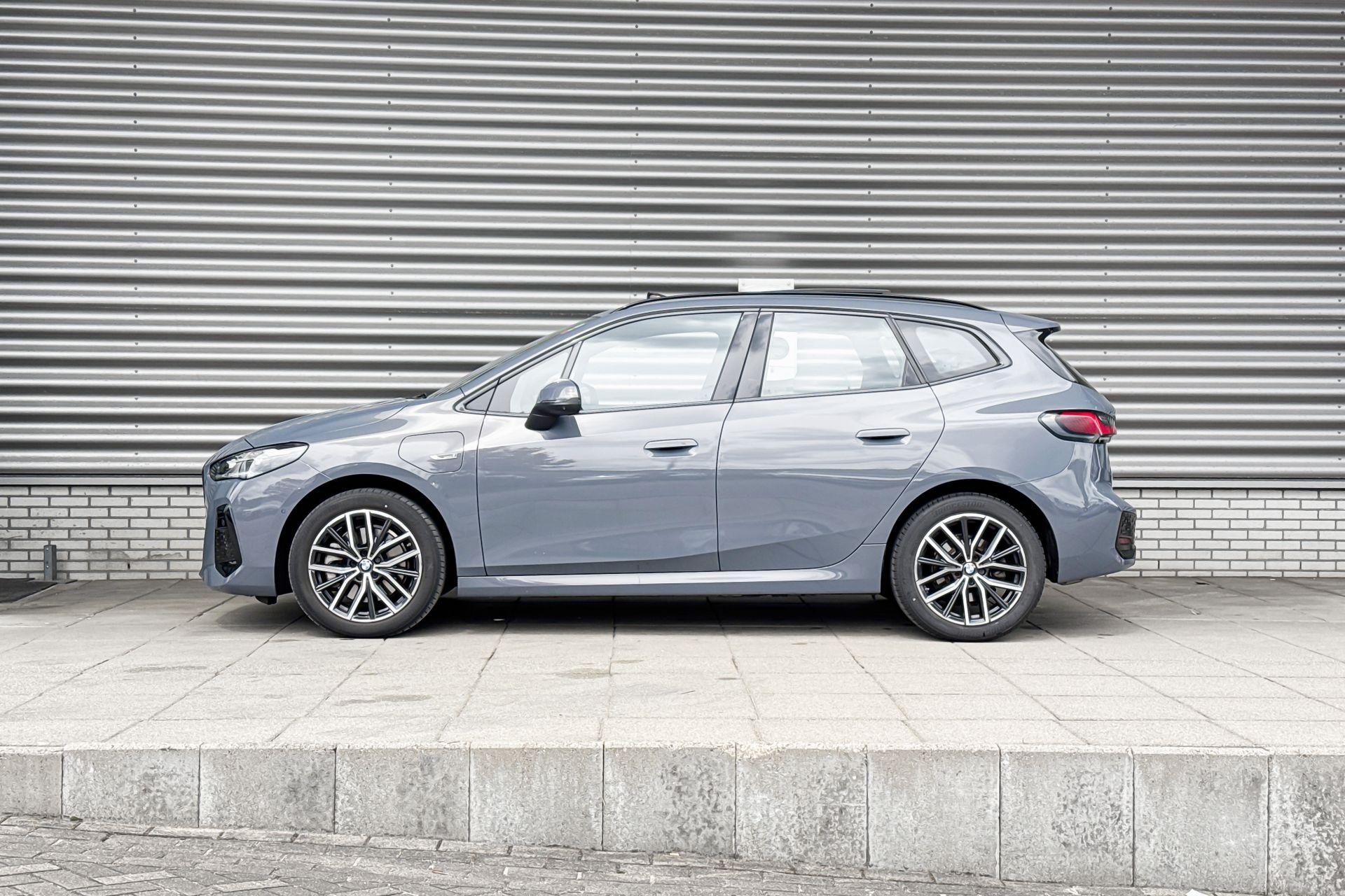 Foto van BMW 230e xDrive Active Tourer
