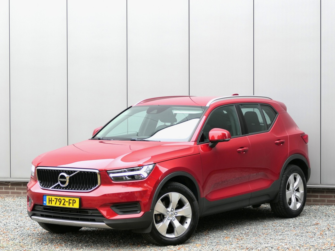 Volvo XC40 T4 Momentum Pro 12 MND garantie / Pilot assist / Trekhaak / BLIS 2018 - voorkant