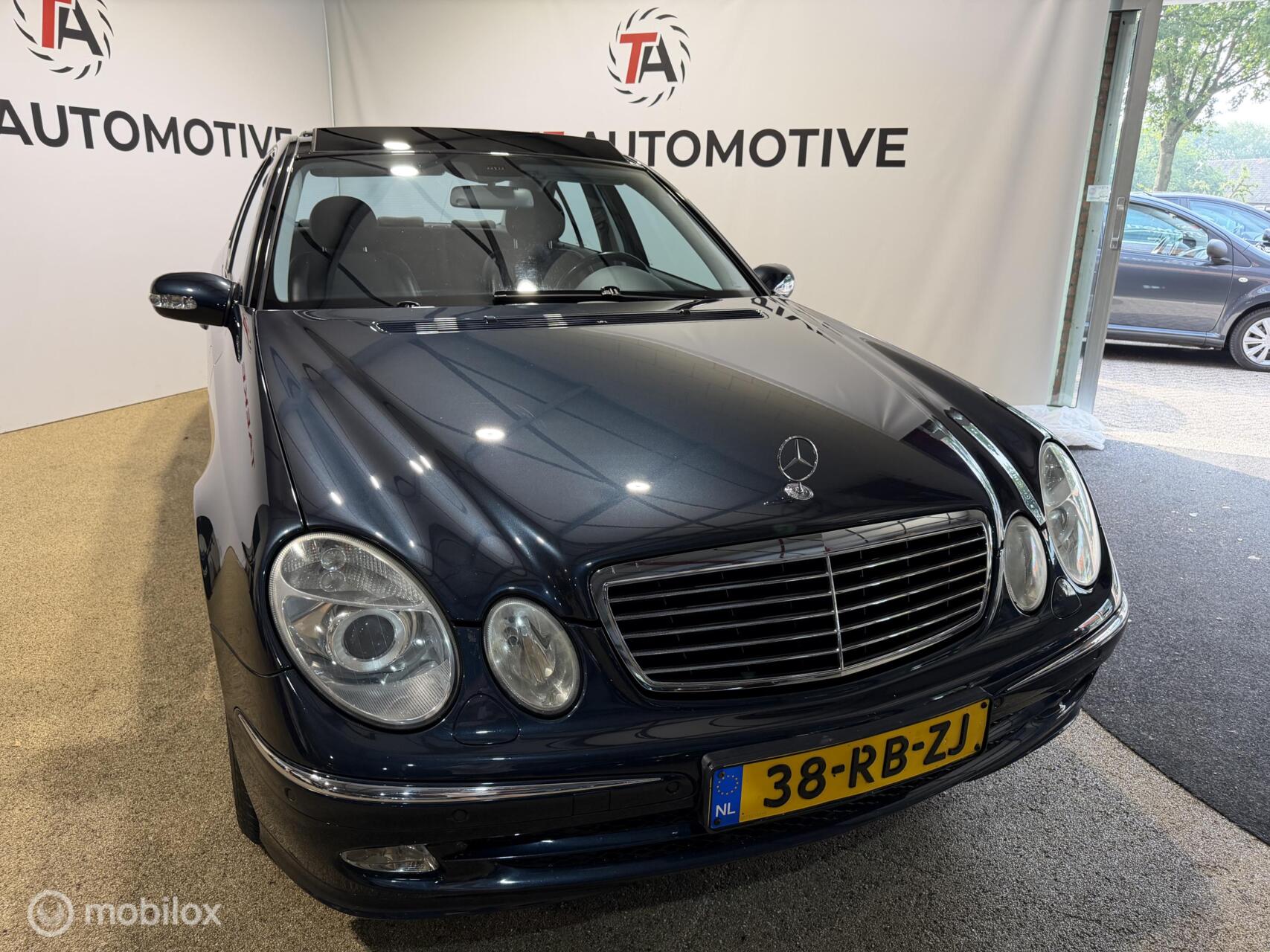 Foto van Mercedes-Benz E 240