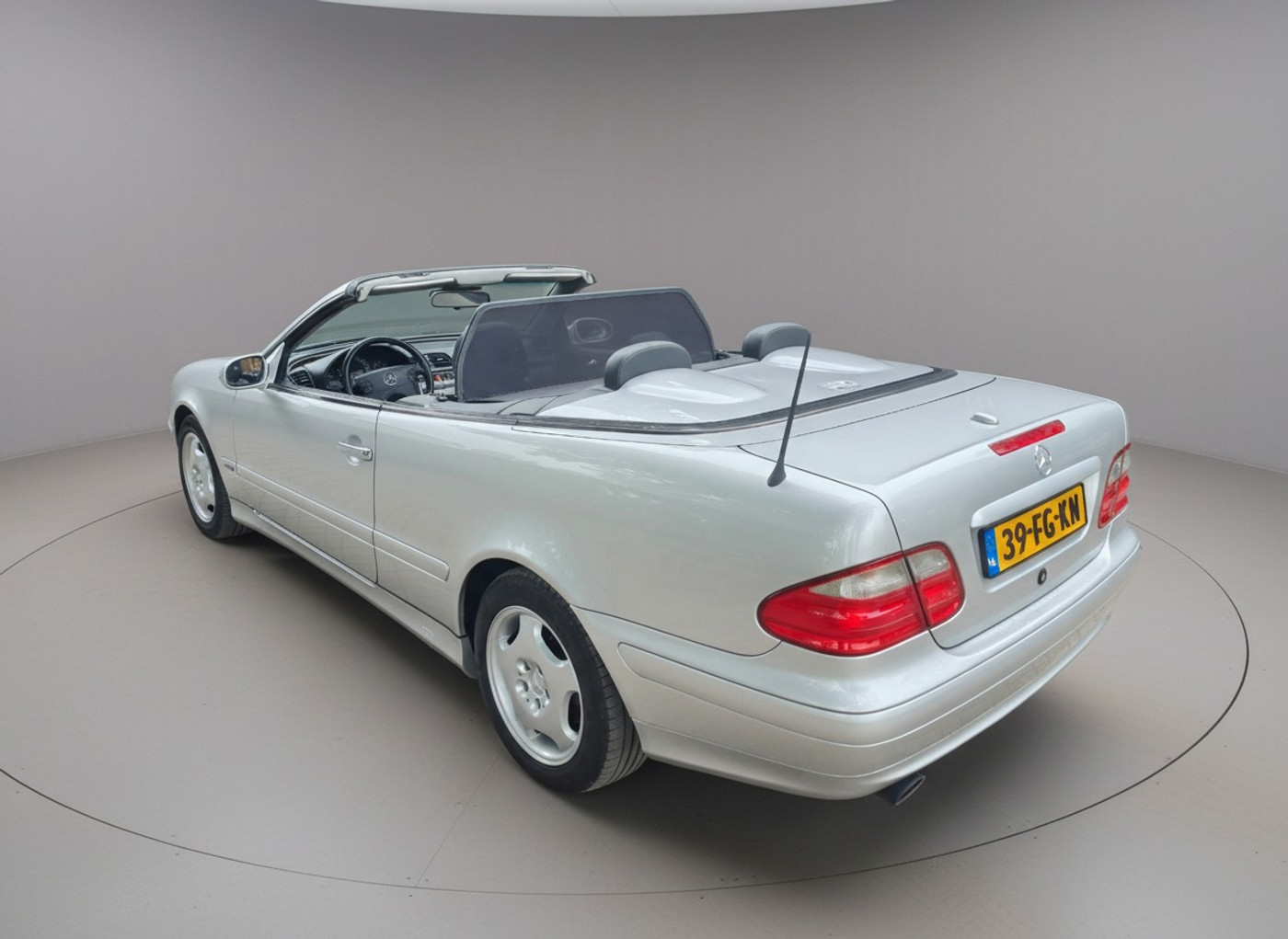 Foto van Mercedes-Benz CLK 320