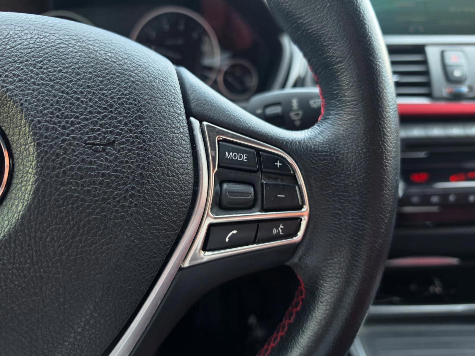 Foto van BMW 320i Ed