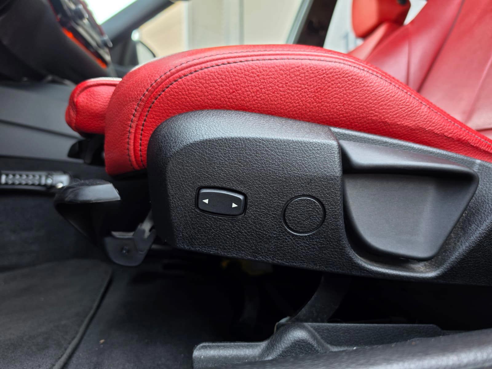 Foto van BMW 320i Ed