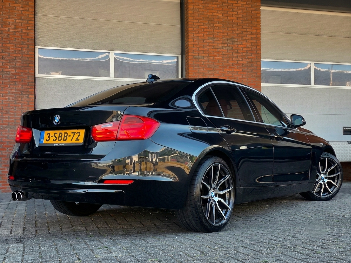 Foto van BMW 320i Ed