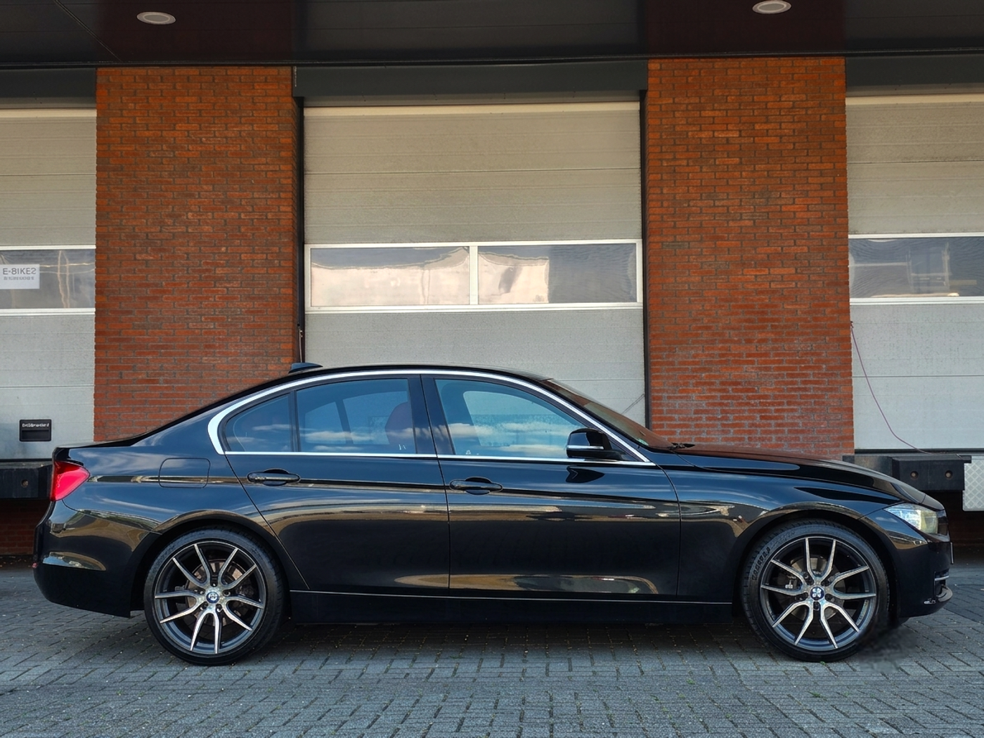 Foto van BMW 320i Ed