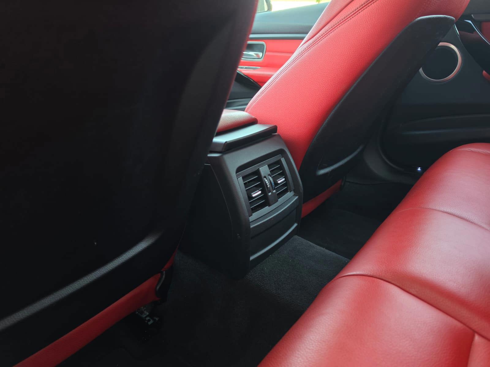 Foto van BMW 320i Ed