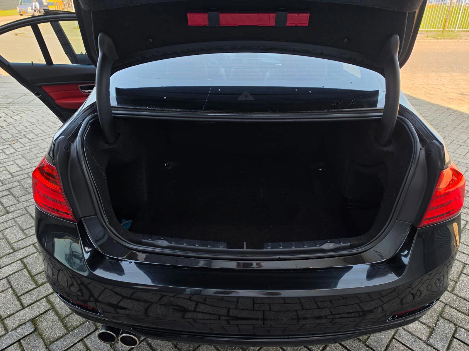 Foto van BMW 320i Ed