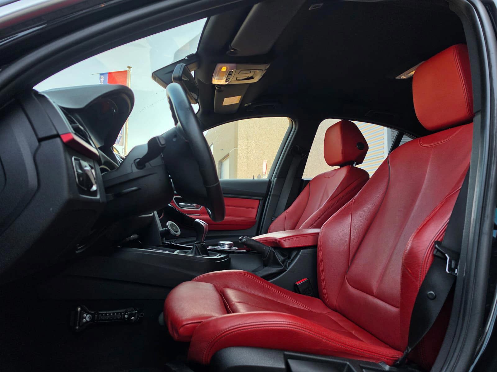 Foto van BMW 320i Ed