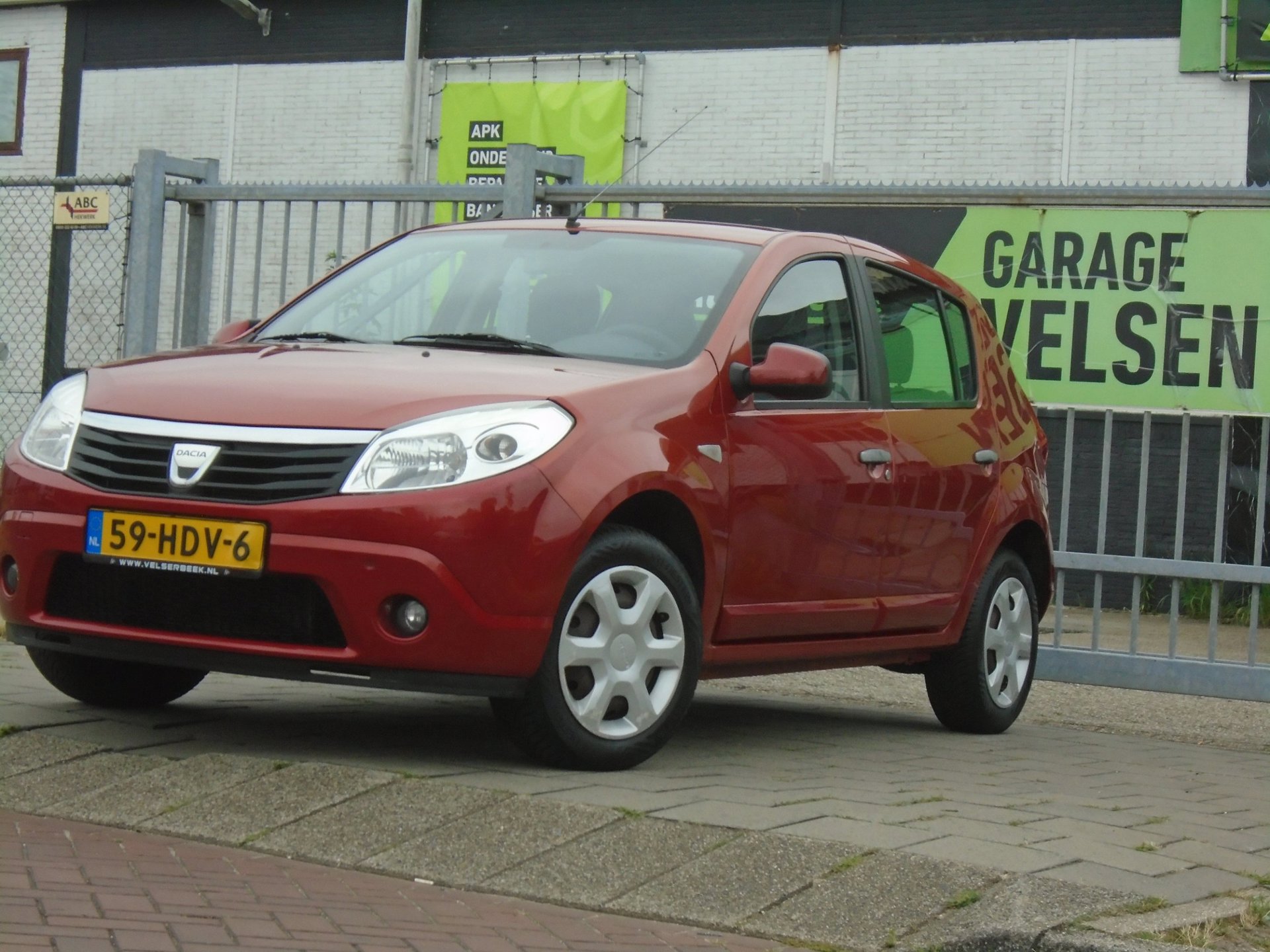 Dacia Sandero 1.4 Lauréate /AIRCO 2008 - voorkant