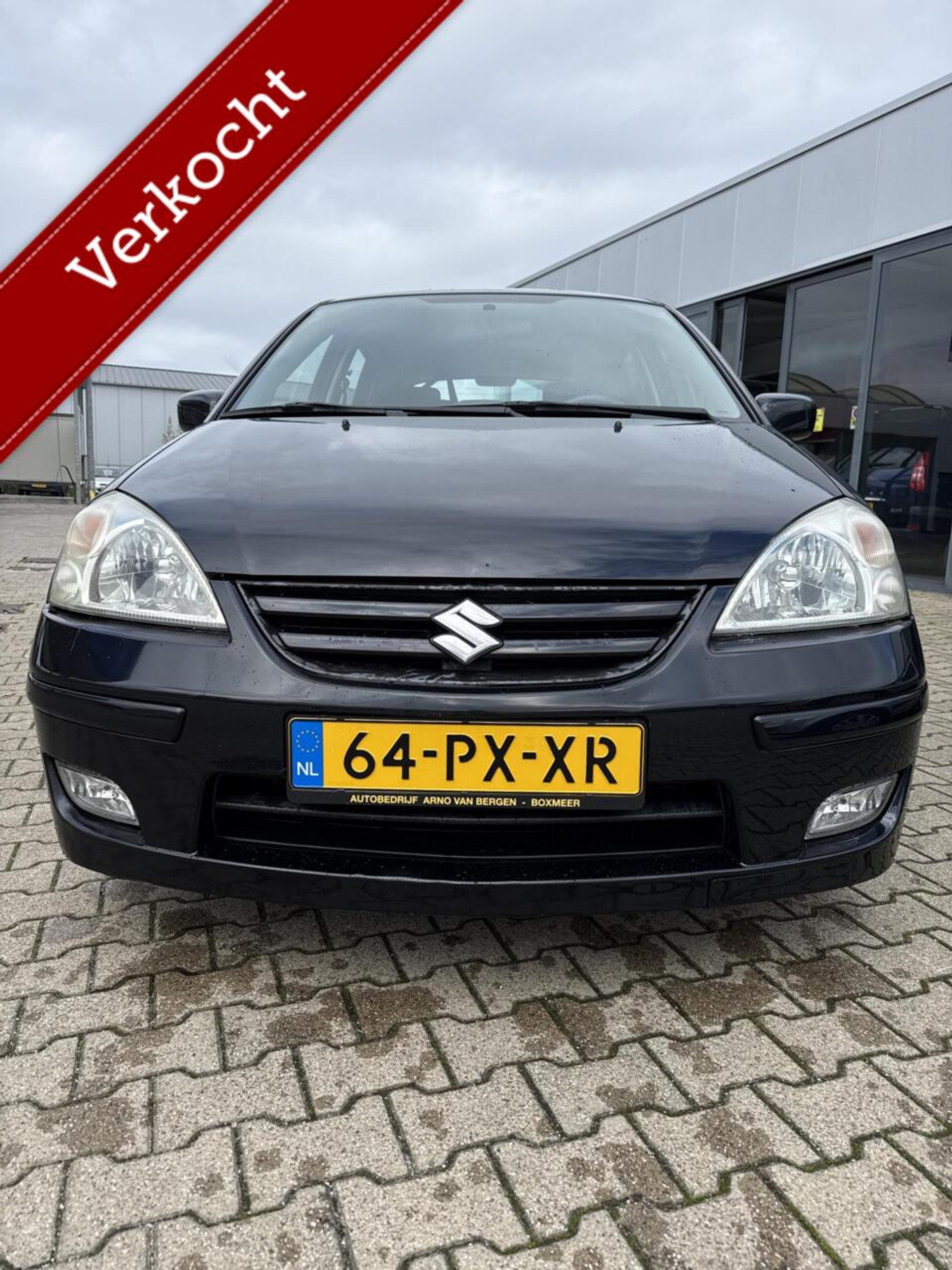Foto van Suzuki Liana
